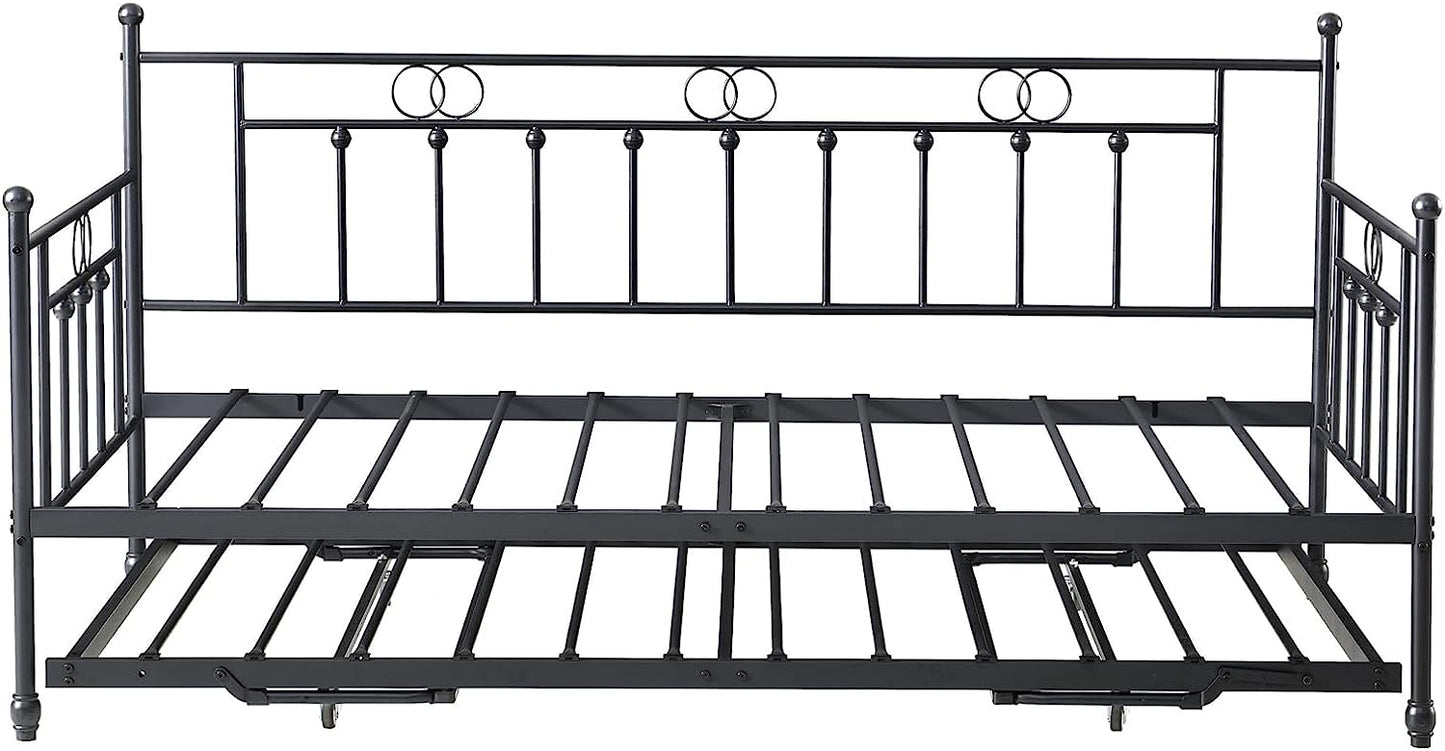 Daybed with Pop Up Trundle